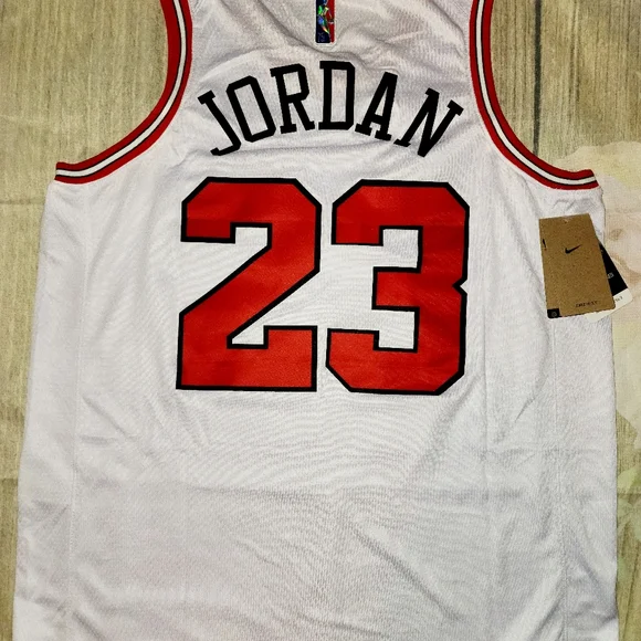 Chicago Bulls Michael Jordan Jersey - Picture 4 of 4